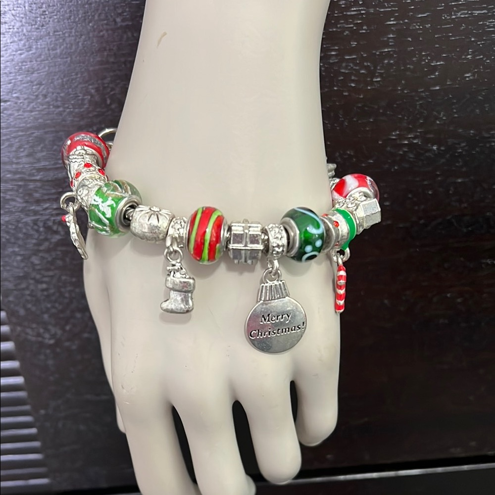 Vintage Silvertone “Merry Christmas” Charm bracelet